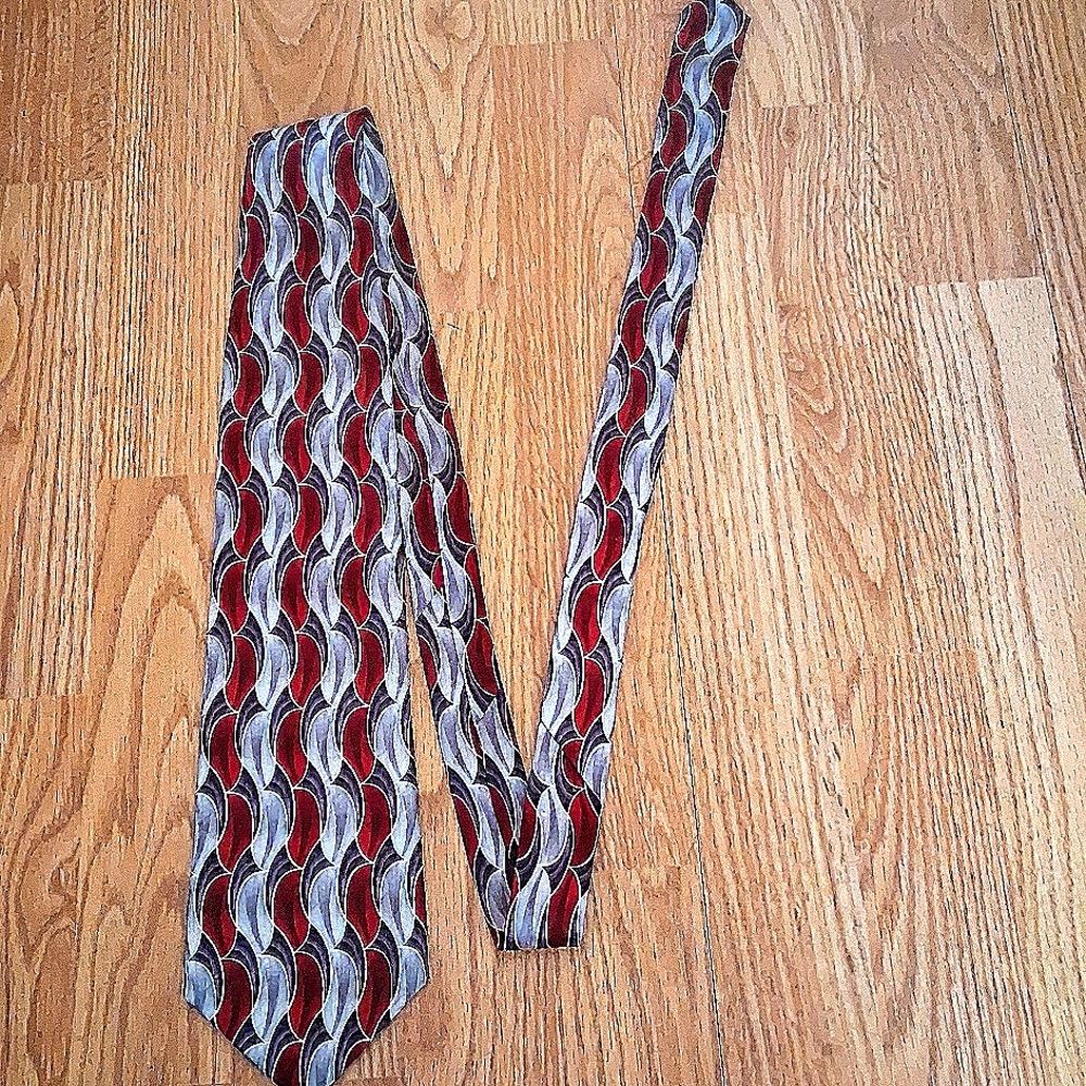 Vintage pirre Card8n Mens Tie, 100% Silk. Red, Grays